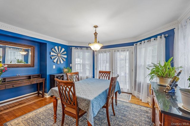 20 Arizona Avenue, Rockville Centre, NY 11570