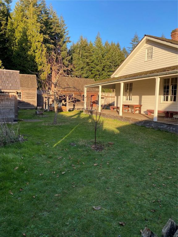 Image 2 of property listing at 12055 ROBINA ROAD, Weeki Wachee, FL 34614