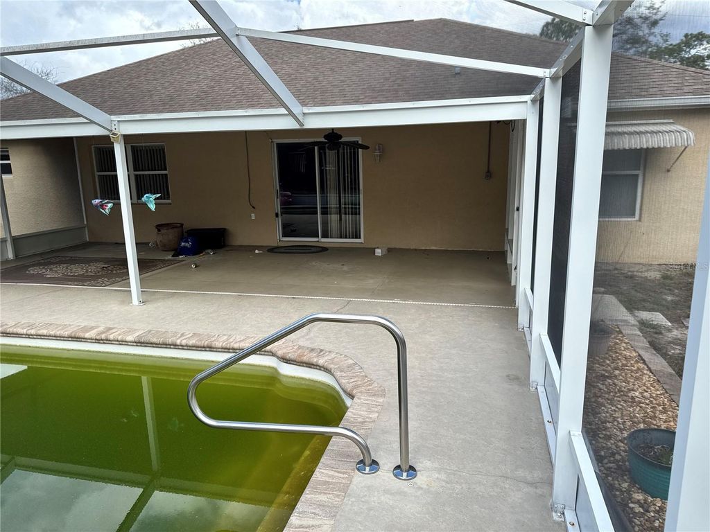 Image 40 of property listing at 12055 ROBINA ROAD, Weeki Wachee, FL 34614