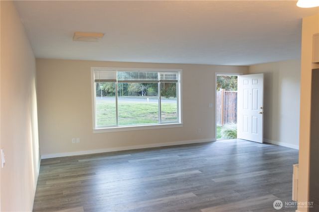 60 Crystal Court, Sequim, WA 98382