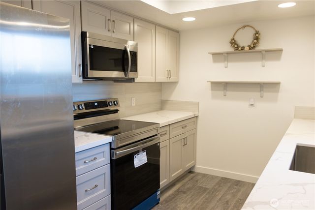 60 Crystal Court, Sequim, WA 98382