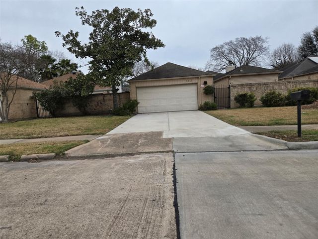4111 Knoll Glen Drive, Houston, TX 77082