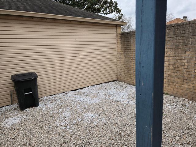 4111 Knoll Glen Drive, Houston, TX 77082