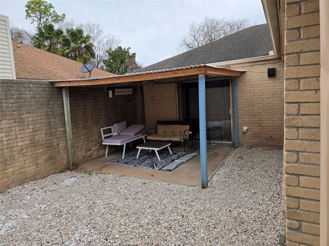 4111 Knoll Glen Drive, Houston, TX 77082