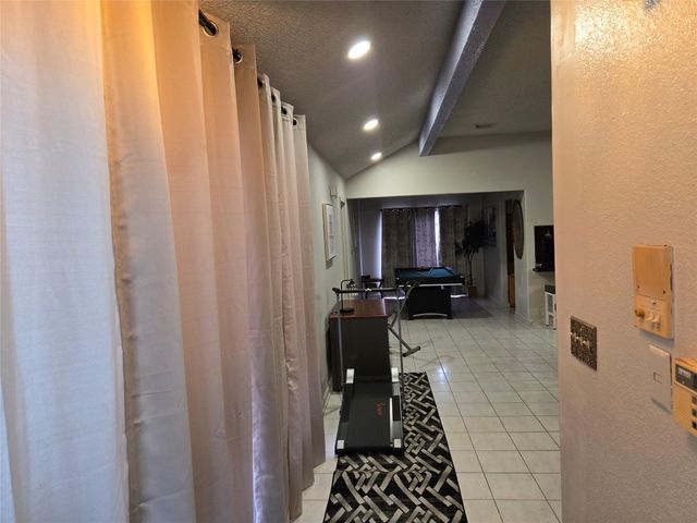 4111 Knoll Glen Drive, Houston, TX 77082