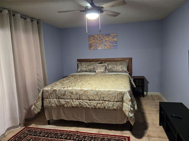 4111 Knoll Glen Drive, Houston, TX 77082