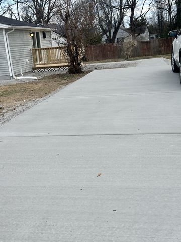 203 Coles Ferry Rd, Gallatin, TN 37066