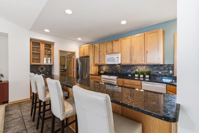 1615 Pond View Court, Middleton, WI 53562