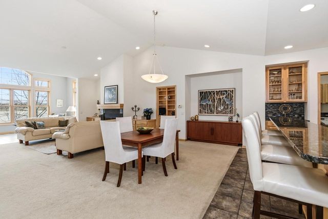 1615 Pond View Court, Middleton, WI 53562