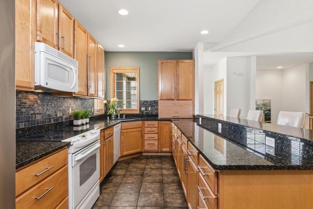 1615 Pond View Court, Middleton, WI 53562
