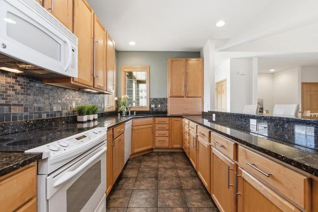 1615 Pond View Court, Middleton, WI 53562