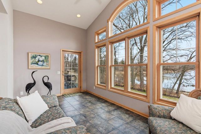 1615 Pond View Court, Middleton, WI 53562