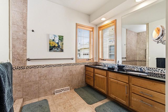 1615 Pond View Court, Middleton, WI 53562