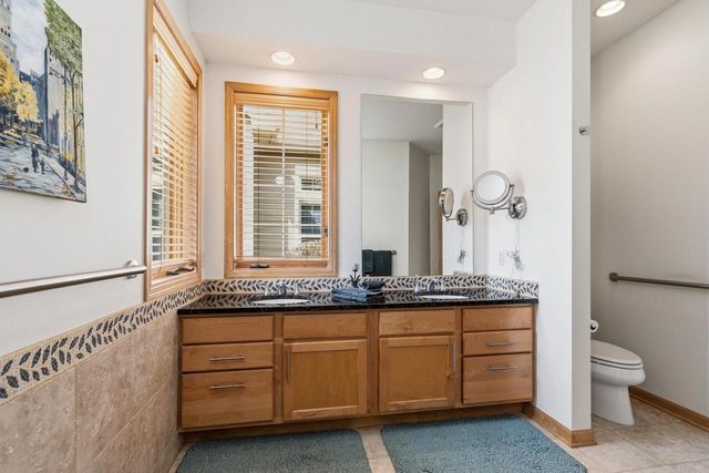 1615 Pond View Court, Middleton, WI 53562