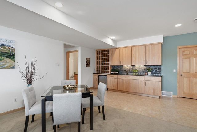 1615 Pond View Court, Middleton, WI 53562
