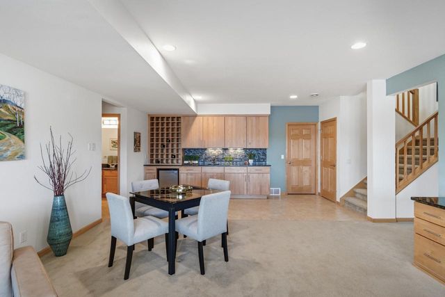 1615 Pond View Court, Middleton, WI 53562