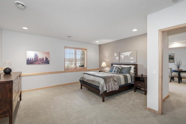 1615 Pond View Court, Middleton, WI 53562