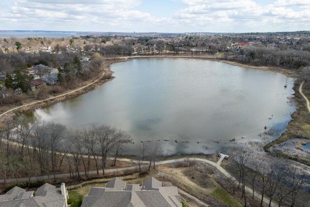1615 Pond View Court, Middleton, WI 53562