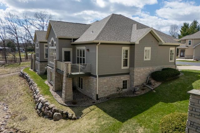 1615 Pond View Court, Middleton, WI 53562