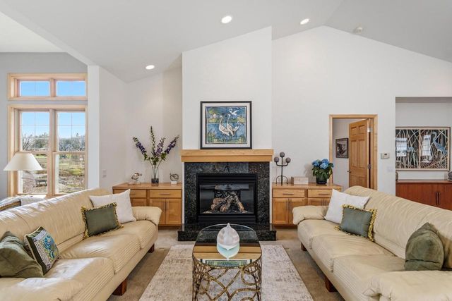 1615 Pond View Court, Middleton, WI 53562