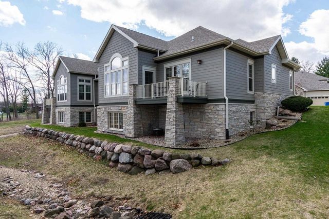1615 Pond View Court, Middleton, WI 53562