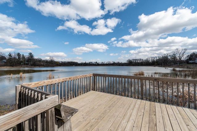 1615 Pond View Court, Middleton, WI 53562