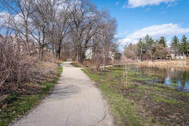 1615 Pond View Court, Middleton, WI 53562