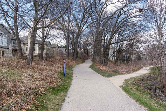 1615 Pond View Court, Middleton, WI 53562