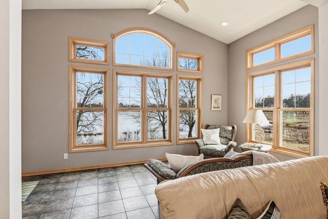 1615 Pond View Court, Middleton, WI 53562