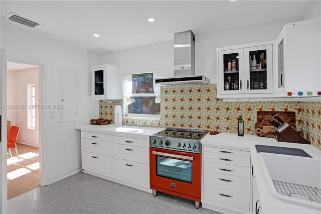 2214 Segovia Cir, Coral Gables, FL 33134