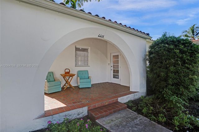 2214 Segovia Cir, Coral Gables, FL 33134