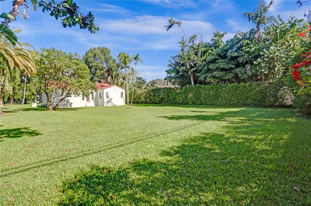 2214 Segovia Cir, Coral Gables, FL 33134