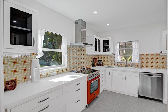 2214 Segovia Cir, Coral Gables, FL 33134