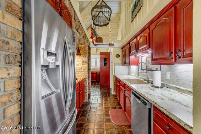 8332 Makiki Drive, Diamondhead, MS 39525