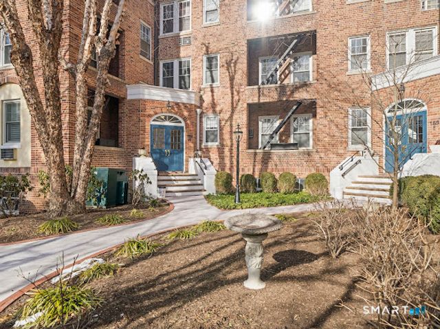 169 Mason Street APT 3B, Greenwich, CT 06830
