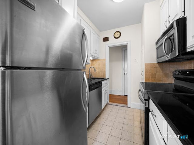 169 Mason Street APT 3B, Greenwich, CT 06830