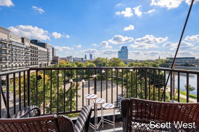 801 Monroe Avenue NW 402, Grand Rapids, MI 49503