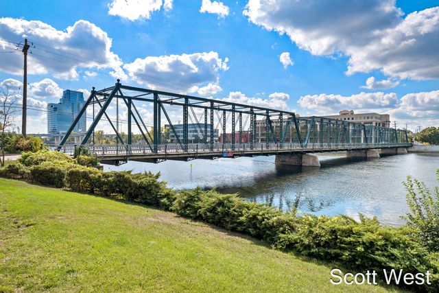 801 Monroe Avenue NW 402, Grand Rapids, MI 49503