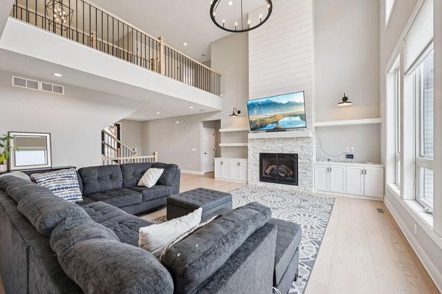 19990 Fairlawn Avenue, Prior Lake, MN 55372