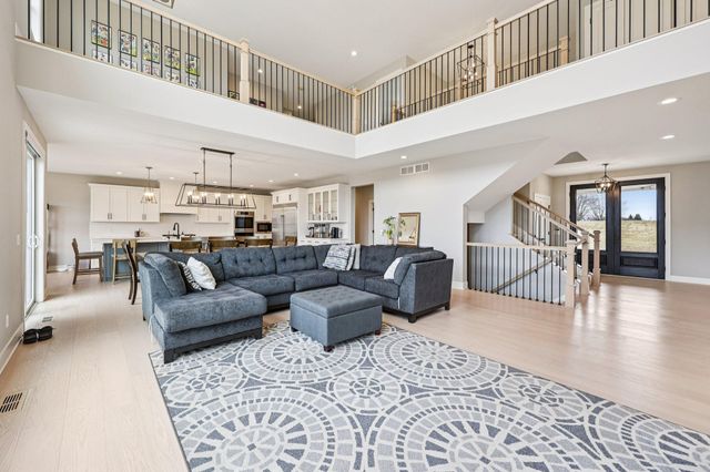 19990 Fairlawn Avenue, Prior Lake, MN 55372