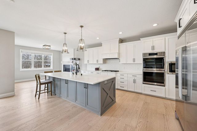 19990 Fairlawn Avenue, Prior Lake, MN 55372