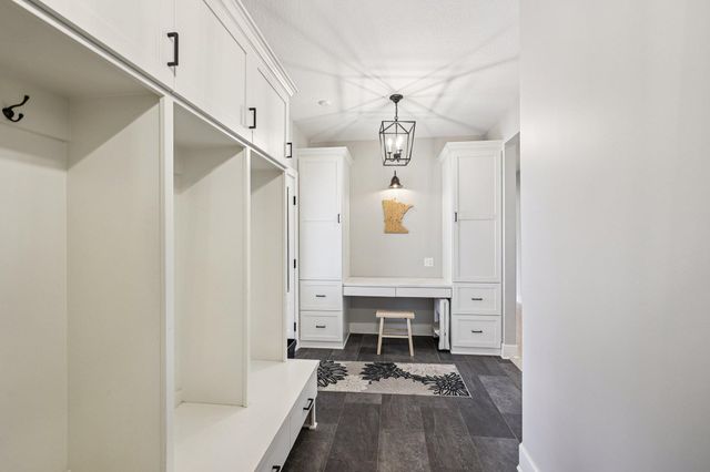 19990 Fairlawn Avenue, Prior Lake, MN 55372