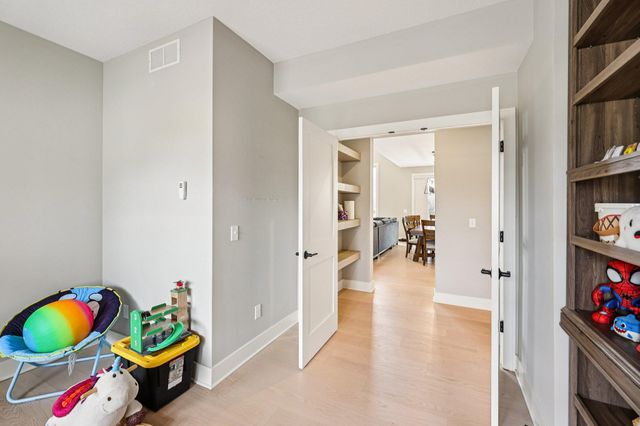 19990 Fairlawn Avenue, Prior Lake, MN 55372