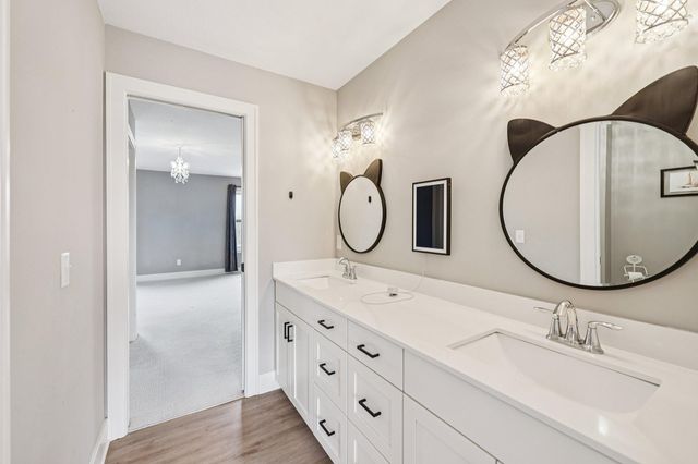 19990 Fairlawn Avenue, Prior Lake, MN 55372