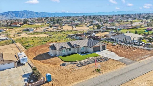 18399 Pacific, Hesperia, CA 92345