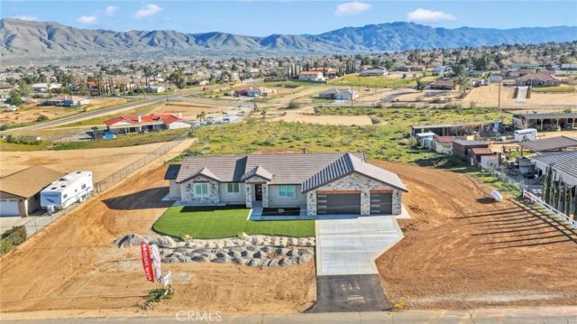 18399 Pacific, Hesperia, CA 92345