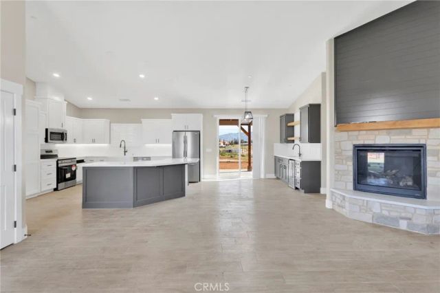 18399 Pacific, Hesperia, CA 92345