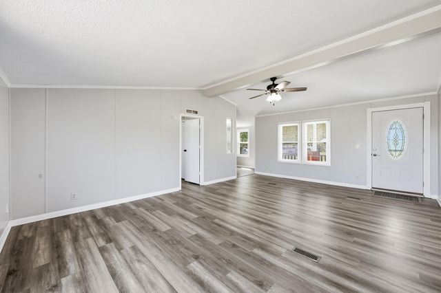 129 Griggs Road, Waco, KY 40385