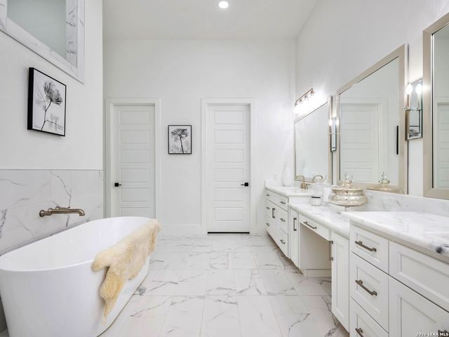 846 Maximino Ridge, Bulverde, TX 78163