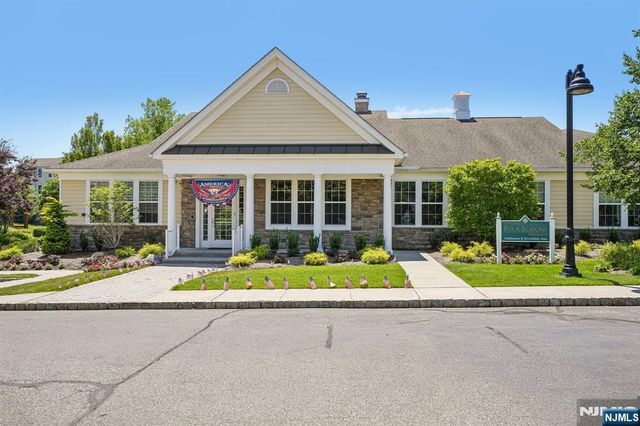 901 Four Seasons Lane, Woodcliff Lake, NJ 07677
